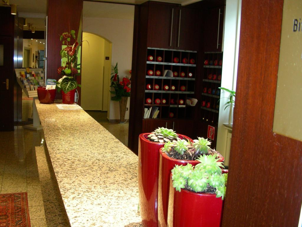 Hotel Astoria Франкфурт-на-Майне Экстерьер фото