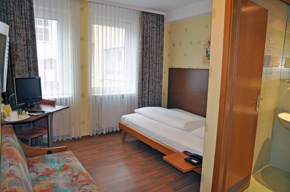 Hotel Astoria Франкфурт-на-Майне Экстерьер фото