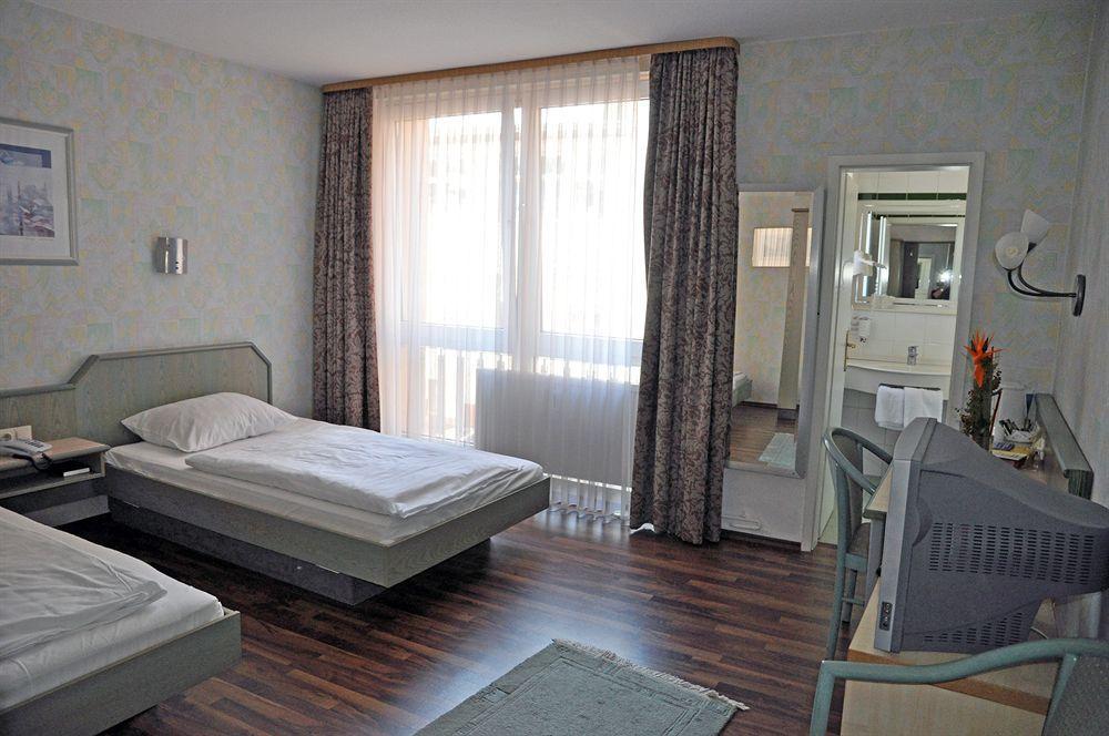 Hotel Astoria Франкфурт-на-Майне Экстерьер фото