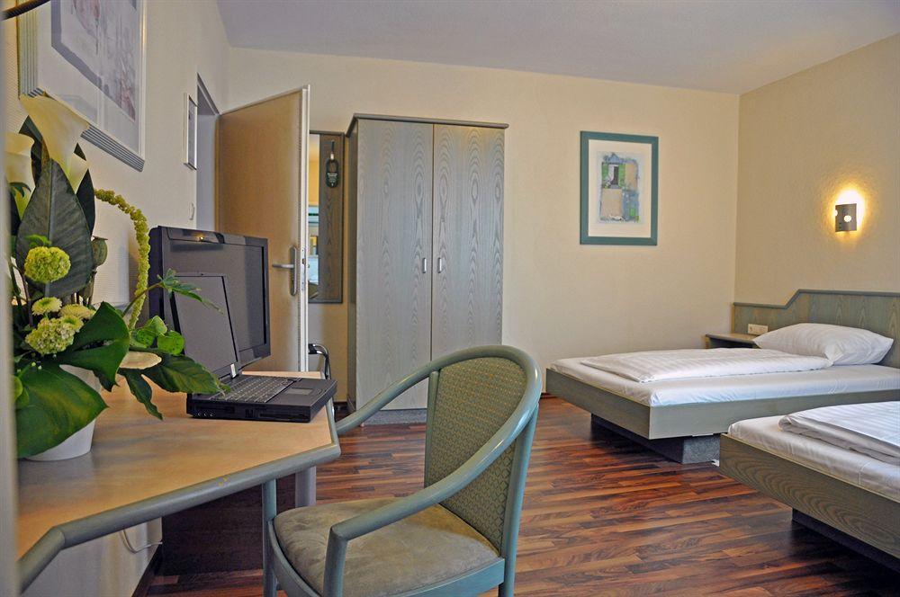 Hotel Astoria Франкфурт-на-Майне Экстерьер фото