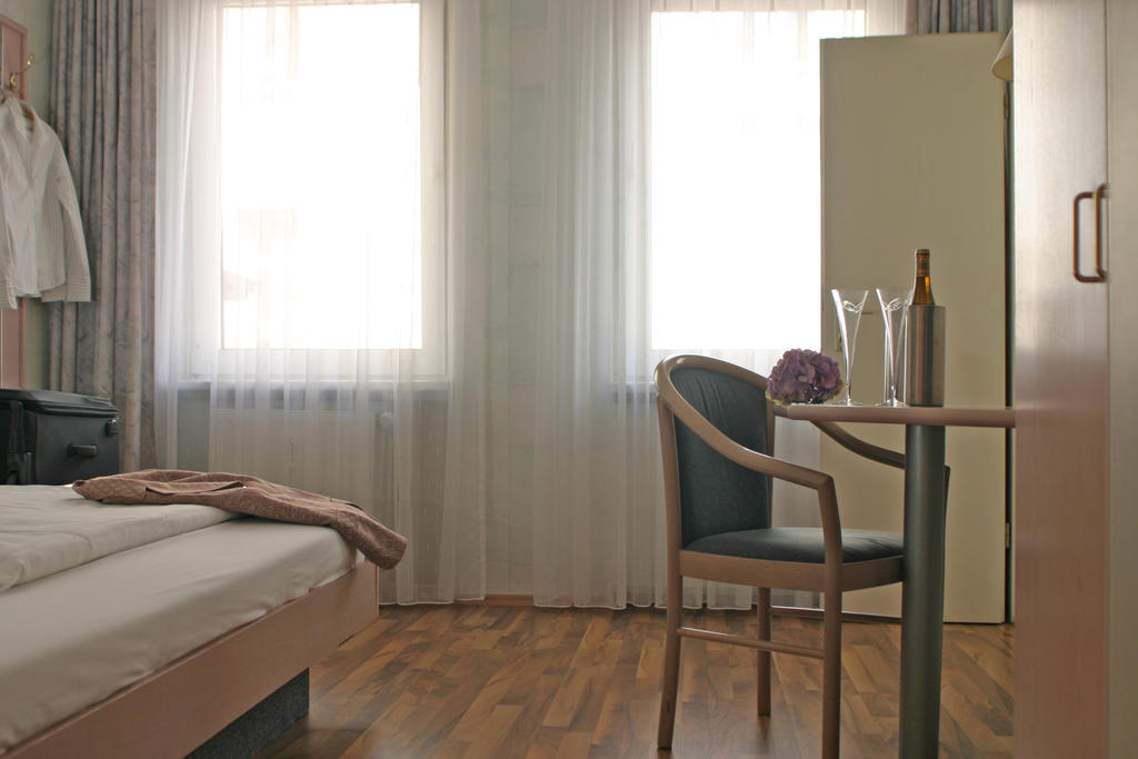 Hotel Astoria Франкфурт-на-Майне Номер фото